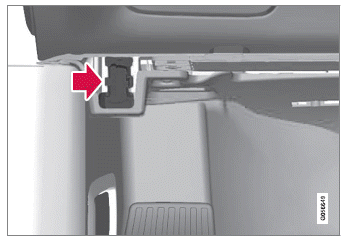 Volvo XC60. Geräte an den Diagnoseanschluss des Fahrzeugs anschließen