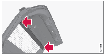 Volvo XC60. Gepäckraumabdeckung anbringen und abnehmen